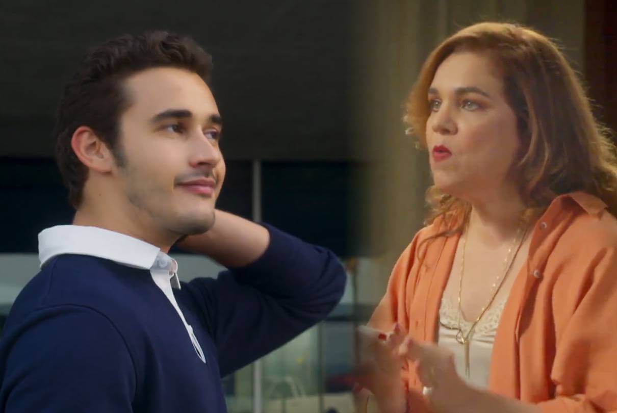 Giovanni apresenta Ísis como namorada para Helena